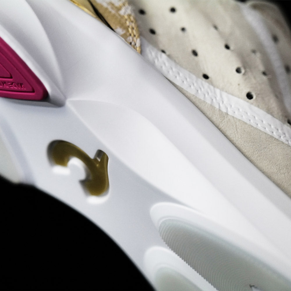 An up close look at the midsole of a Courser Uno